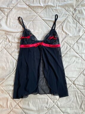 Y2K Frederick’s of Hollywood lace cami